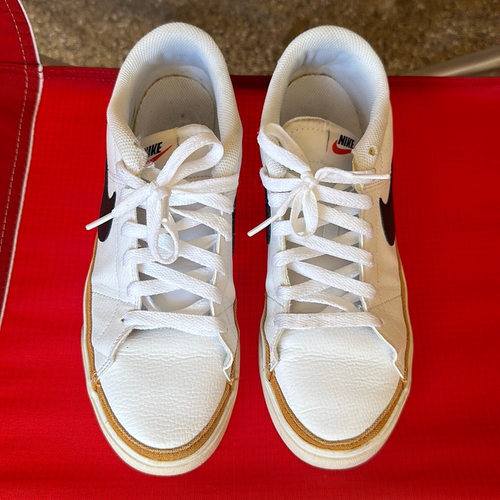 Nike court legacy